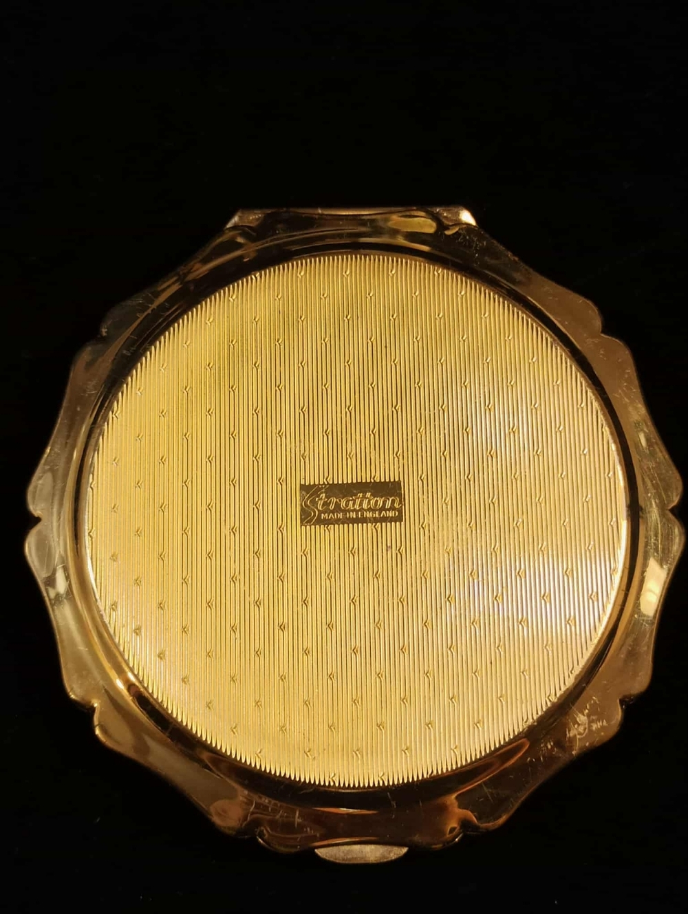 Vintage STRATTON England Powder Compact Mirror Black Floral Enamel Gold Tone - Picture 4 of 14